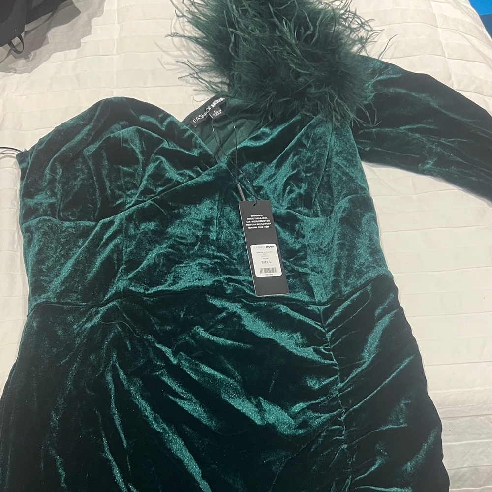 Fashion Nova One Shoulder Green long Velvet Dress with open side on leg
